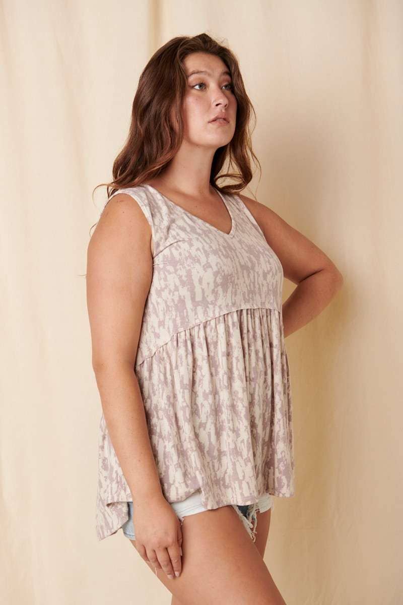 T10073PLA-PLUS ABSTRACT PRINT BABYDOLL TOP