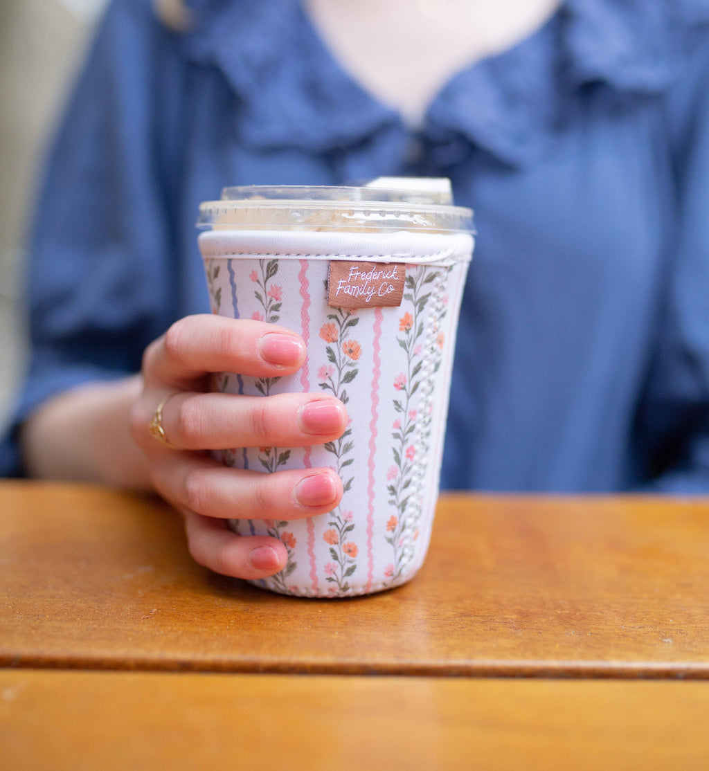 Iced Coffee Sleeve, Cute Reusable  Cup Holder Drink Sleeve, Coffee Lover Gift, Cold Drink Sleeve for Iced Coffee Cups