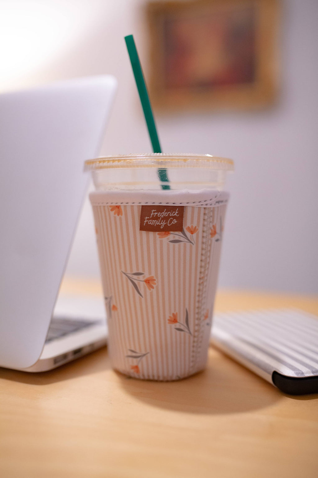 Iced Coffee Sleeve, Cute Reusable  Cup Holder Drink Sleeve, Coffee Lover Gift, Cold Drink Sleeve for Iced Coffee Cups