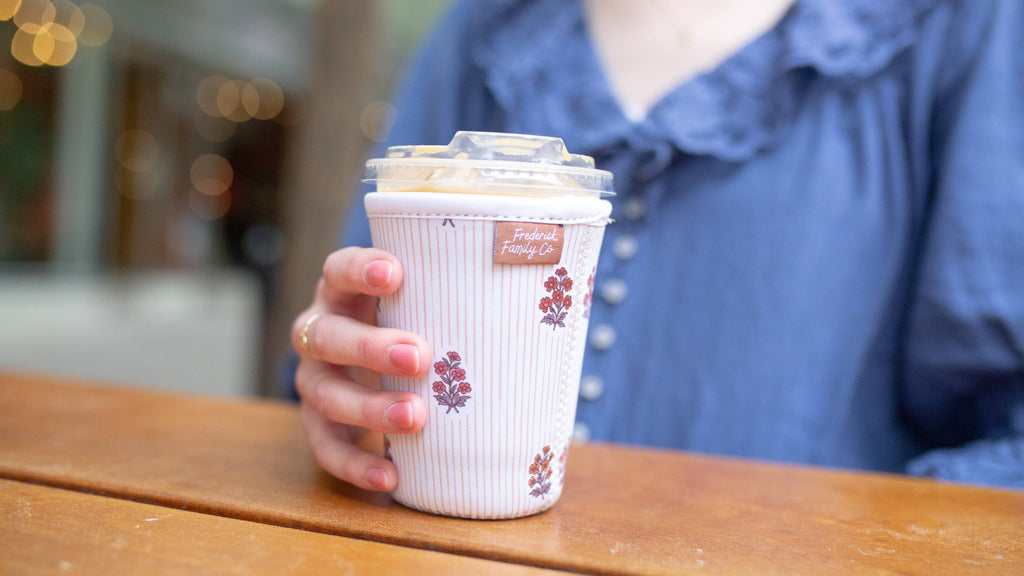 Iced Coffee Sleeve, Cute Reusable  Cup Holder Drink Sleeve, Coffee Lover Gift, Cold Drink Sleeve for Iced Coffee Cups