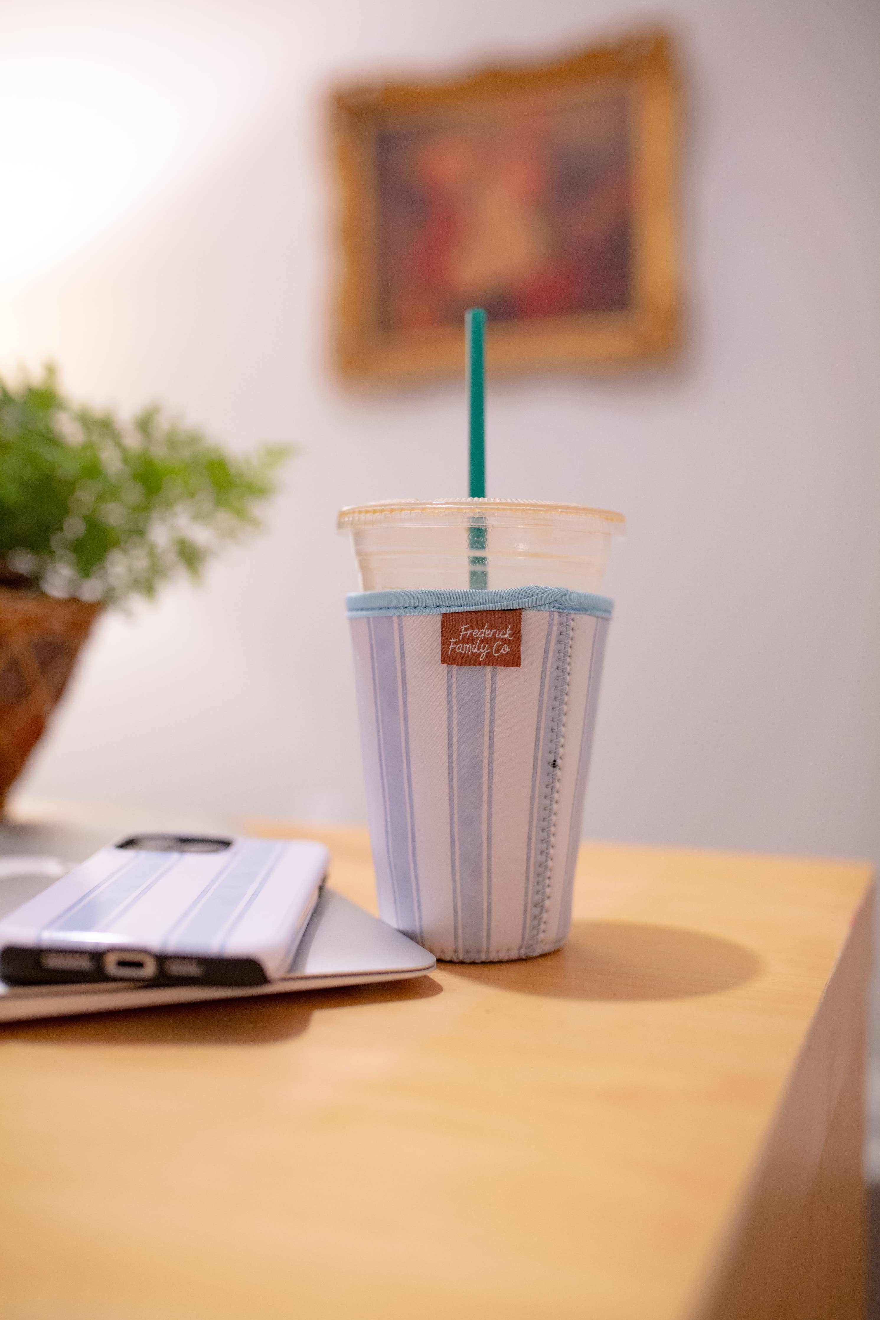 Iced Coffee Sleeve, Cute Reusable  Cup Holder Drink Sleeve, Coffee Lover Gift, Cold Drink Sleeve for Iced Coffee Cups