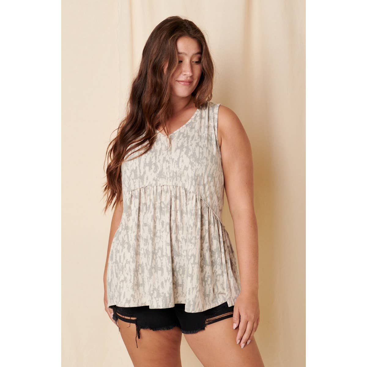 T10073PLA-PLUS ABSTRACT PRINT BABYDOLL TOP