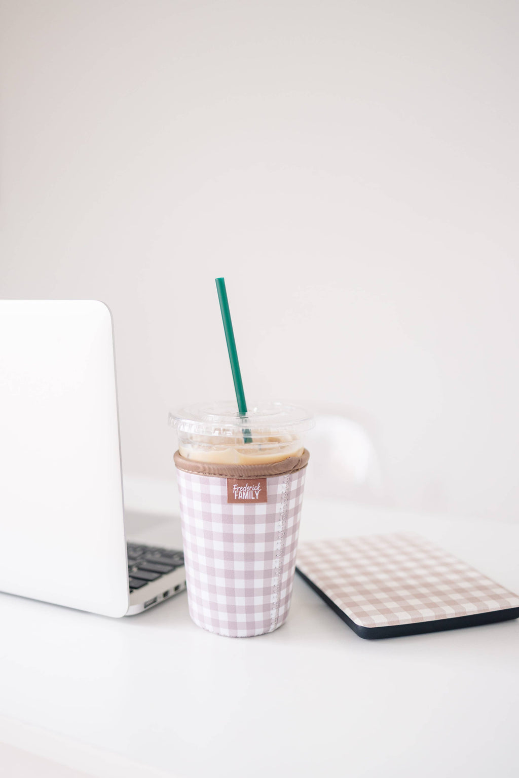 Iced Coffee Sleeve, Cute Reusable  Cup Holder Drink Sleeve, Coffee Lover Gift, Cold Drink Sleeve for Iced Coffee Cups
